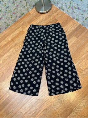 Loco Lindo black and cream medallion print wide-leg palazzo pants. Size L.